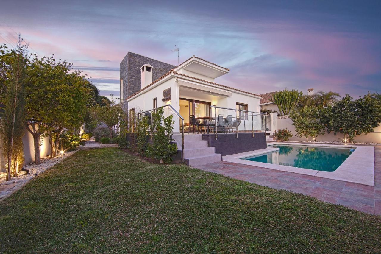 Modern Villa Close To Costabella Beach Marbella Buitenkant foto